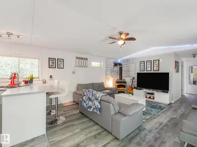 Interior photo 2 of 304 57323 RgRd 30