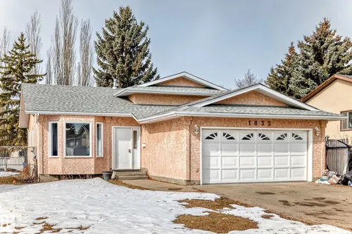 1832 42 ST NW, Edmonton - $455,000