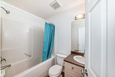 Interior photo 4 of 