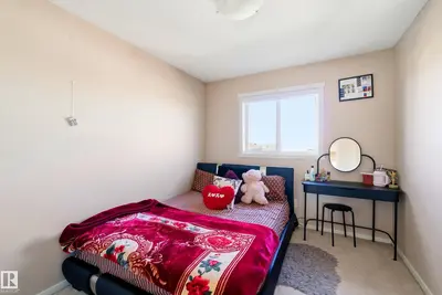 Interior photo 4 of 2132 32 Street NW NW