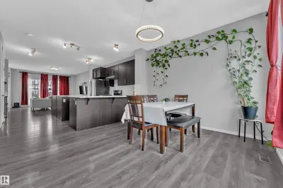 Interior photo 4 of 2611 PRICE CM SW