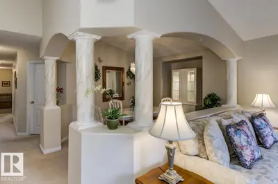 Interior photo 4 of 