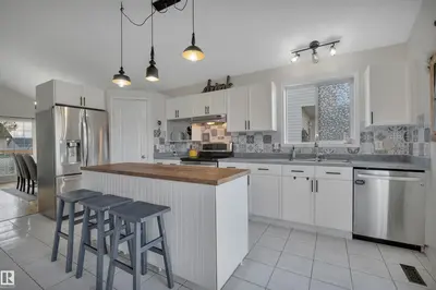 Interior photo 4 of 10 CAMPBELL RD