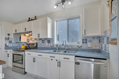 Interior photo 2 of 10 CAMPBELL RD