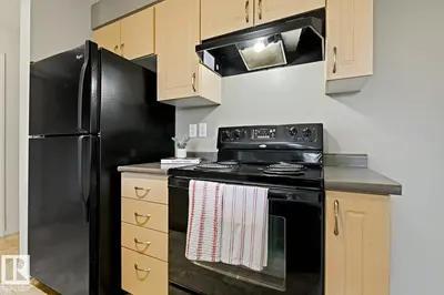 Interior photo 3 of #121 13907 136 ST NW