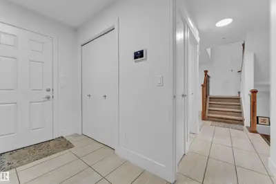 Interior photo 3 of 3219 16 AV NW