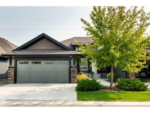 #3 8050 Orchards GR SW, Edmonton - $659,900
