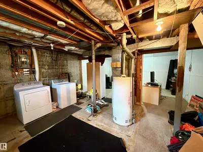 Interior photo 2 of 126 WOODSTOCK NW
