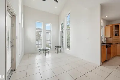 Interior photo 3 of 652 HENDERSON ST NW