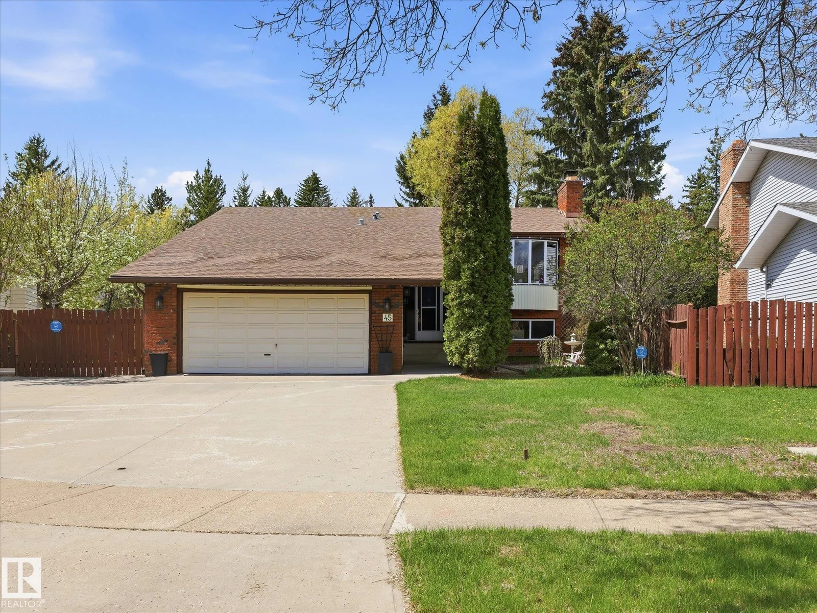 45 LORNE CR, St. Albert - 5 bedroom Detached Single Family for sale