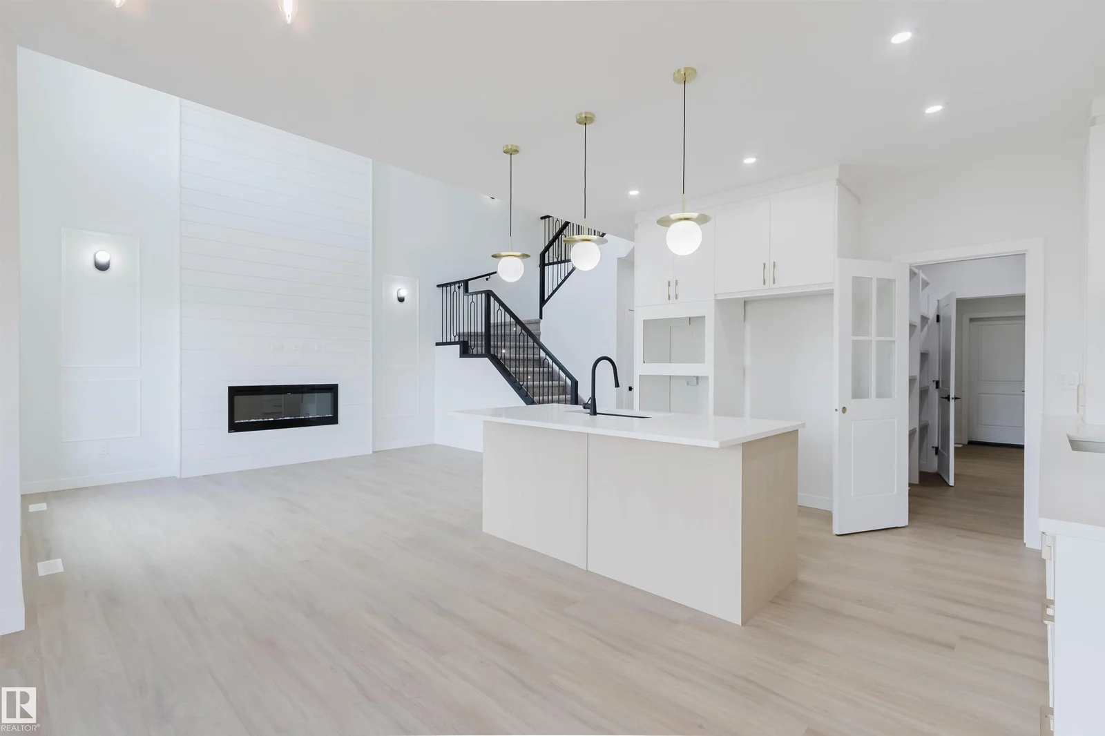 226 EDGEMONT GR NW, Edmonton - 4 bedroom Detached Single Family for sale
