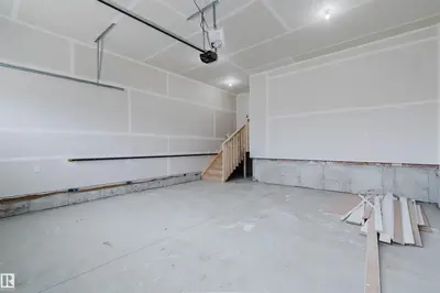 Interior photo 3 of 226 EDGEMONT GR NW