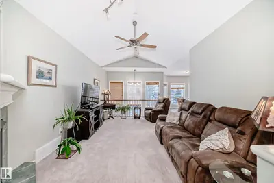Interior photo 3 of 576 GLENWRIGHT CR NW