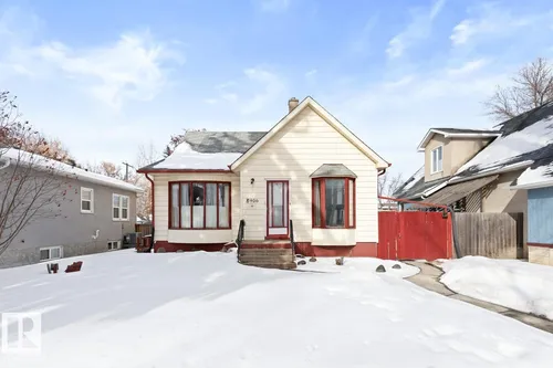 8906 94 AV NW, Edmonton - $425,000