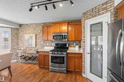 Interior photo 3 of 68 GREYSTONE CR
