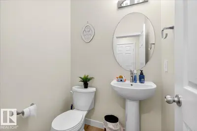 Interior photo 4 of 5315 22 AV SW