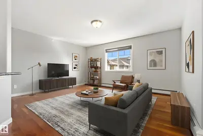 Interior photo 1 of 