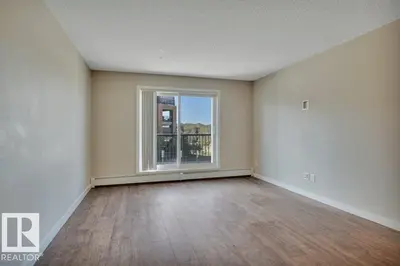 Interior photo 2 of #206 5510 SCHONSEE DR NW