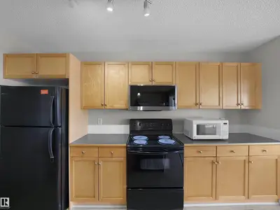 Interior photo 4 of 3428 28 ST NW