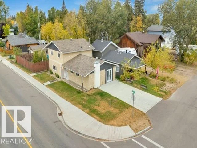 3602 50th Ave, Sylvan Lake - 4 bedroom House for sale