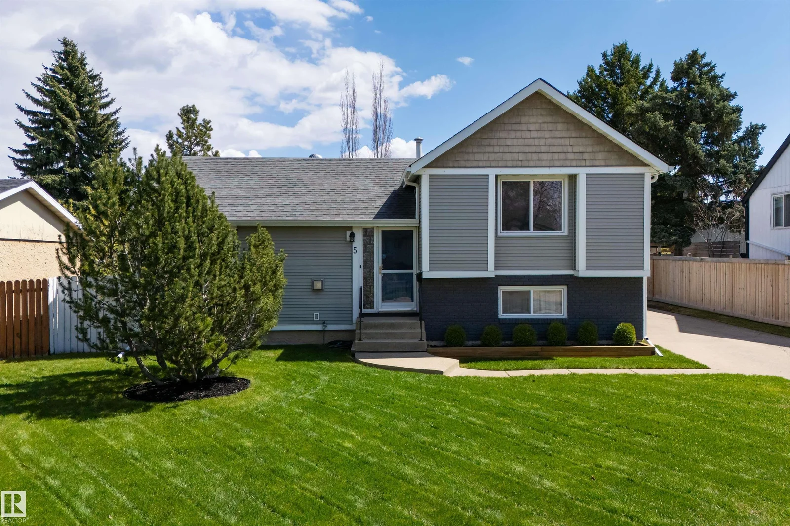5 ARLINGTON DR, St. Albert - 3 bedroom Detached Single Family for sale