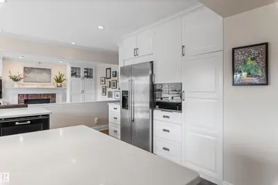 Interior photo 4 of 4711 WHITEMUD RD NW