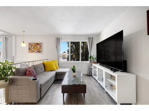 107 WARWICK RD NW, Edmonton - $399,000
