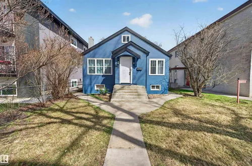 10522 79 AV NW, Edmonton - $465,000