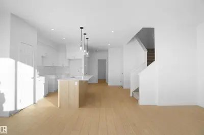 Interior photo 2 of 30 Nerine CR
