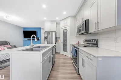 Interior photo 3 of 1024 DANIELS LOOP SW SW