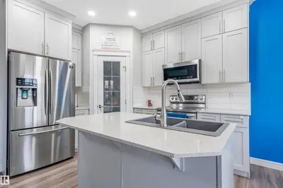 Interior photo 2 of 1024 DANIELS LOOP SW SW