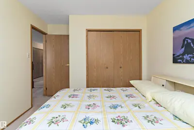 Interior photo 4 of 17404 Callingwood RD NW