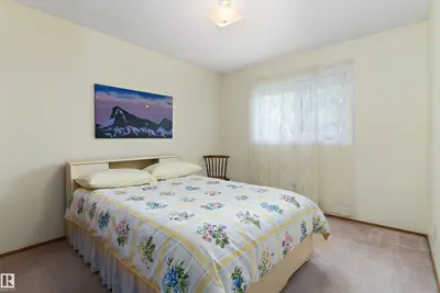 Interior photo 3 of 17404 Callingwood RD NW