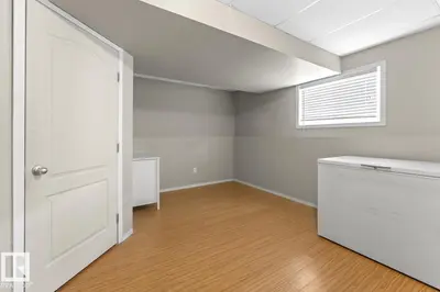 Interior photo 4 of 4407 47 AV