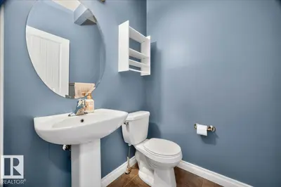 Interior photo 3 of 40 WILLOWDALE PL