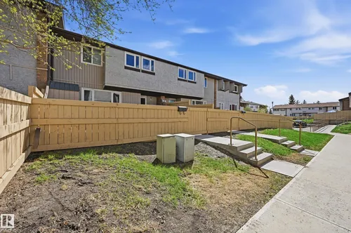 #9 8020 141 AV NW, Edmonton - $160,000