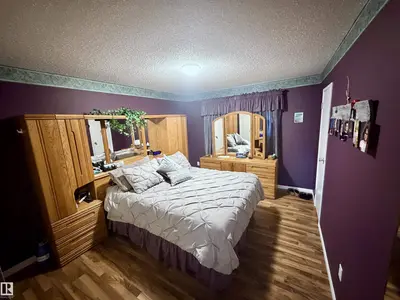 Interior photo 3 of 5622 52 AV