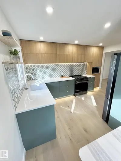 Interior photo 4 of 8516 64 AV NW