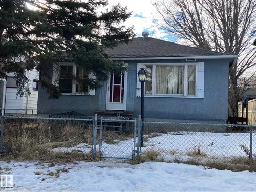 7913 78 AV NW, Edmonton - $349,900