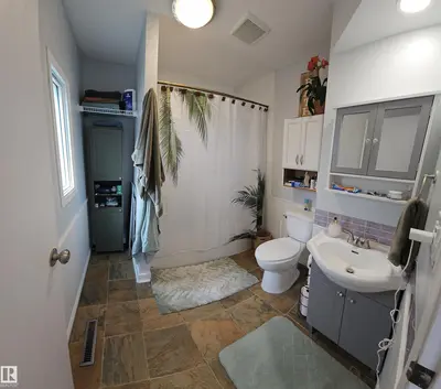 Interior photo 2 of 4502 52 ST