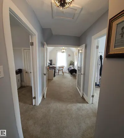 Interior photo 4 of 4502 52 ST