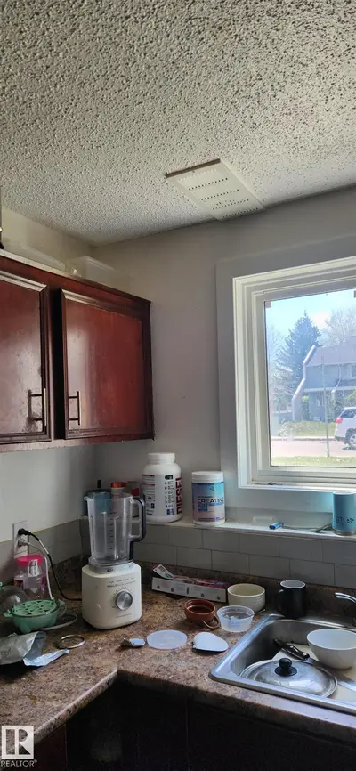 Interior photo 4 of 102-3507 60 ST NW NW