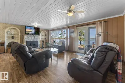Interior photo 3 of 512 60017 RNG ROAD 110 A