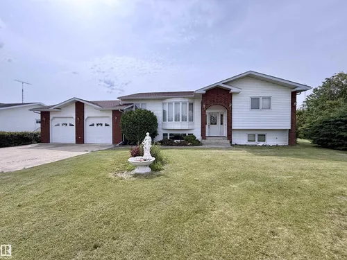 3711 RAILWAY AV, Mallaig - $299,900