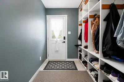 Interior photo 2 of 3723 Railway Avenue