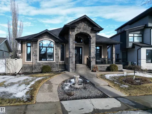7620 98A AV NW, Edmonton - $1,049,000