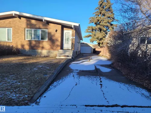 11616 152 AV NW, Edmonton - $349,900