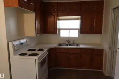 Interior photo 2 of 