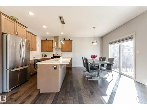 15907 18 AV SW, Edmonton - $674,980