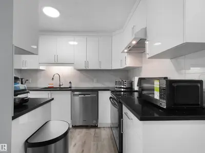 Interior photo 4 of #25 501 YOUVILLE DR E NW